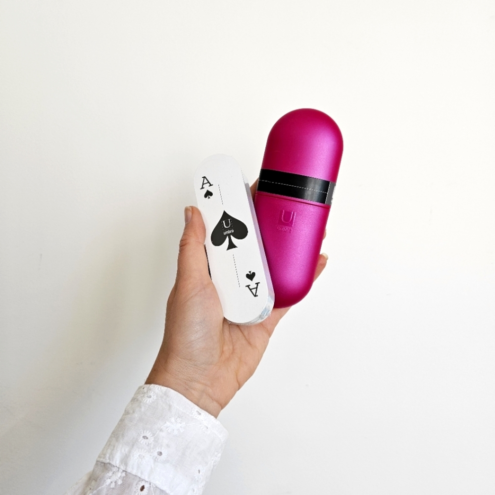 Umbra Ante Playing Cards with Hard Pink Protective Case – Fuchsia – NEW